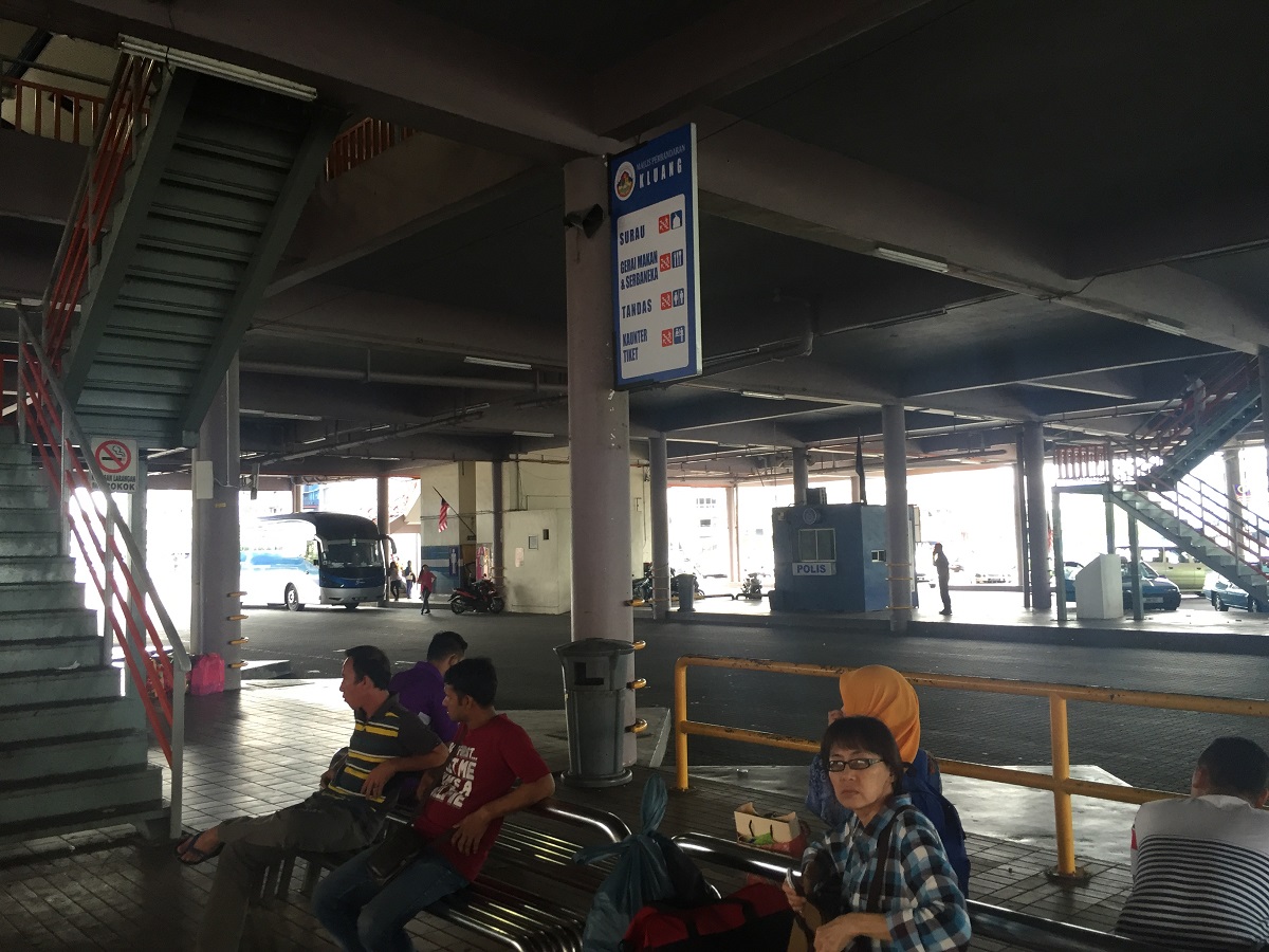 Kluang bus terminal Platform